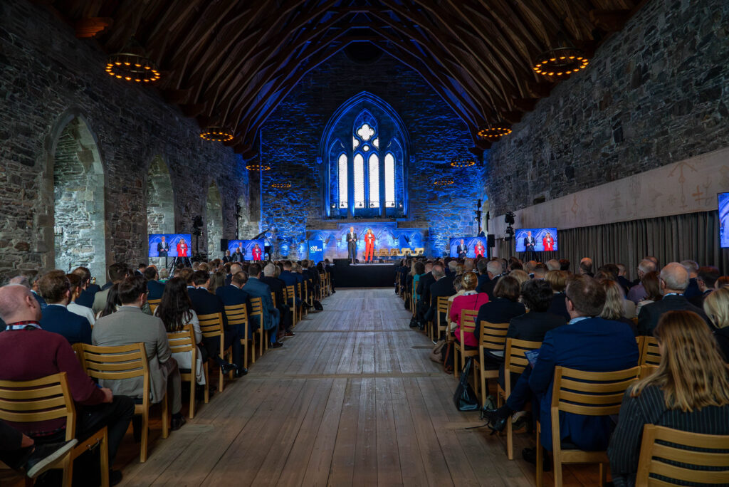 Bilde av publikum i Håkonshallen under One Ocean Summit 2024