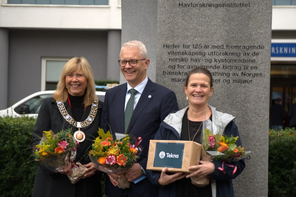 Ordfører Marit Warncke, havforskningsdirektør Nils Gunnar Kvamstø og rektor ved Rothaugen skole, Hanne Hovland