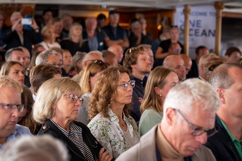 Arkivfoto av publikum om bord på Vestlandsbåten under Arendalsuken.