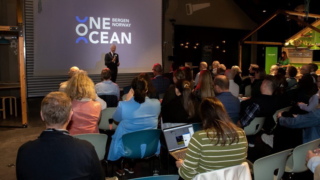 Kickoff-arrangementet ble arrangert på VilVite og samlet samarbeidspartnere, arrangører og medlemmer av One Ocean-nettverket for å starte planleggingen av One Ocean Week 2027.